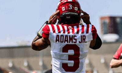 Vernon Adams Jr. in pregame warmups.