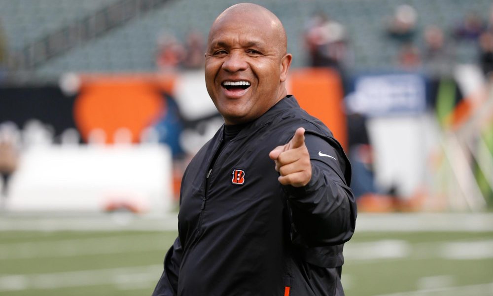 Browns coach Jackson apologizes after dismal 0-16 season